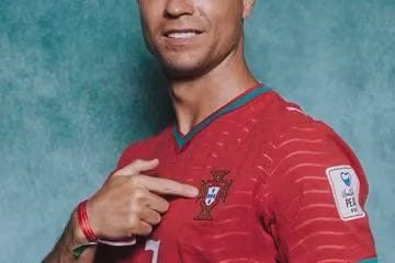 Ronaldo leaves Portugal camp amid rumours of retirement.