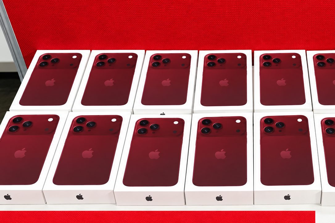 KRA Intercepts 40 Undeclared iPhone 18 Pro and Pro Max Phones Worth KES8.2 Million at JKIA